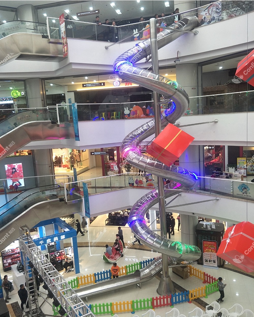 6浙（zhè）江衢州商場滑梯.jpg